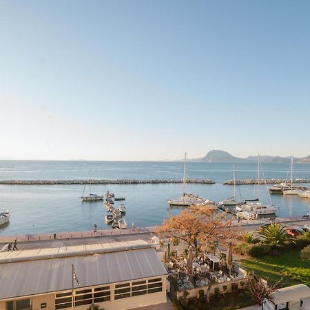 Sea Front Luxury Apartment Patras Exterior foto