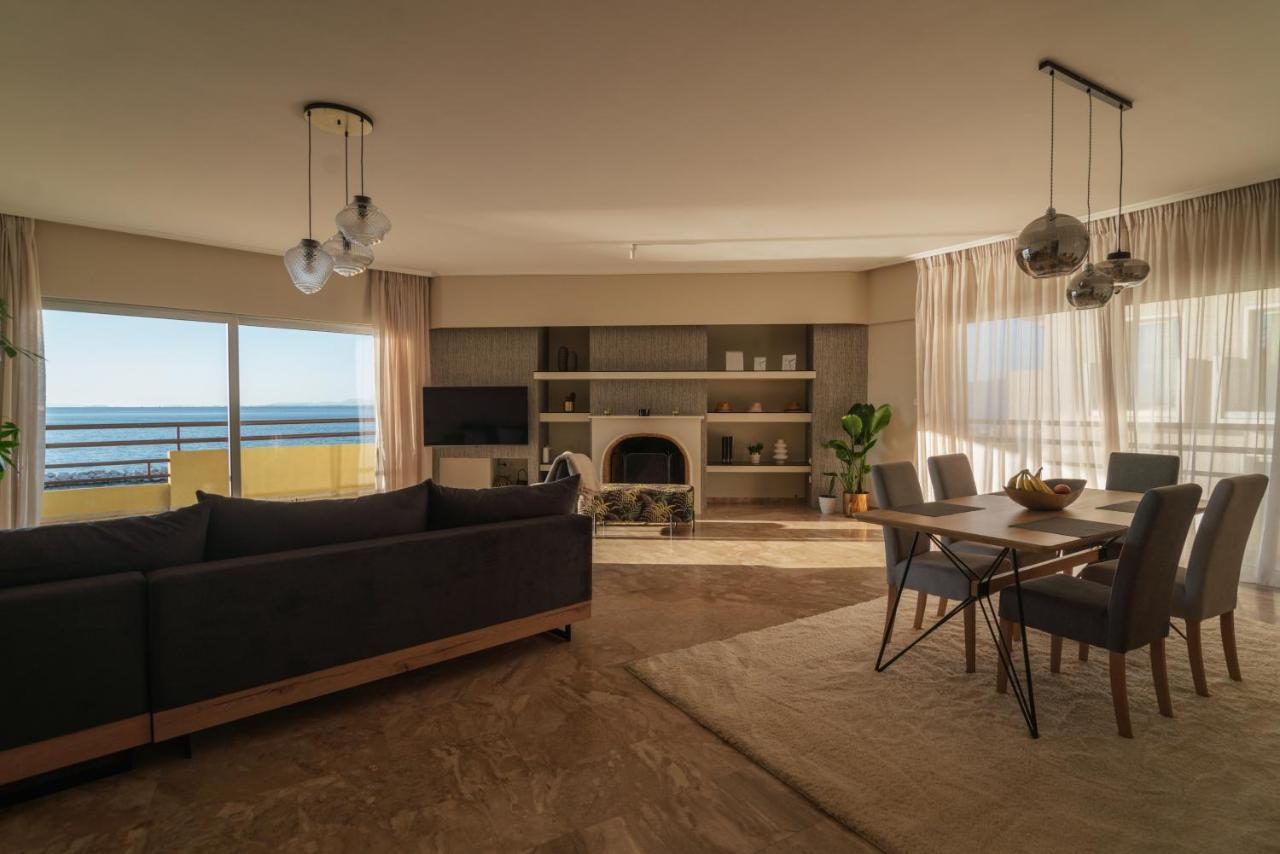 Sea Front Luxury Apartment Patras Exterior foto
