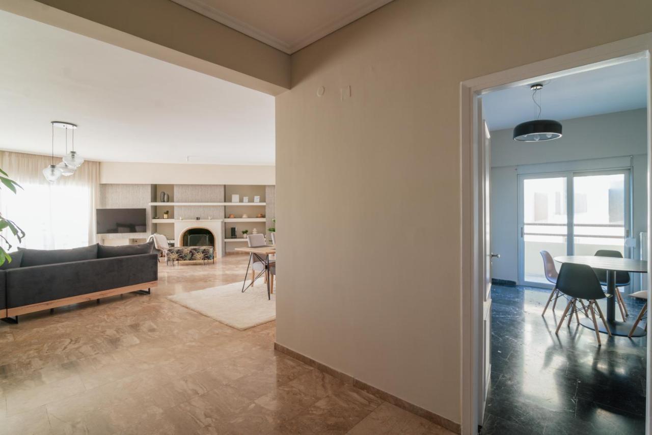 Sea Front Luxury Apartment Patras Exterior foto