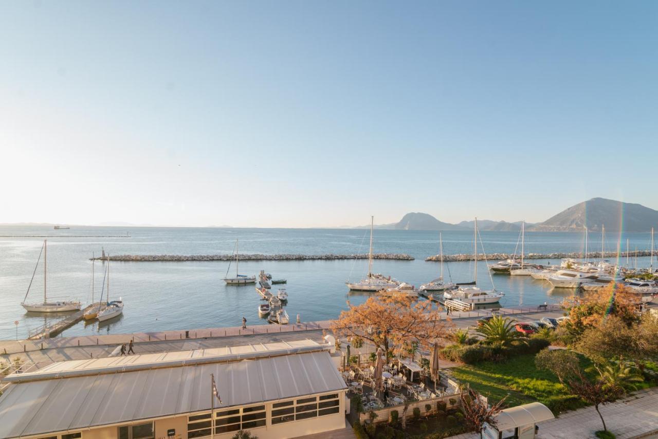 Sea Front Luxury Apartment Patras Exterior foto