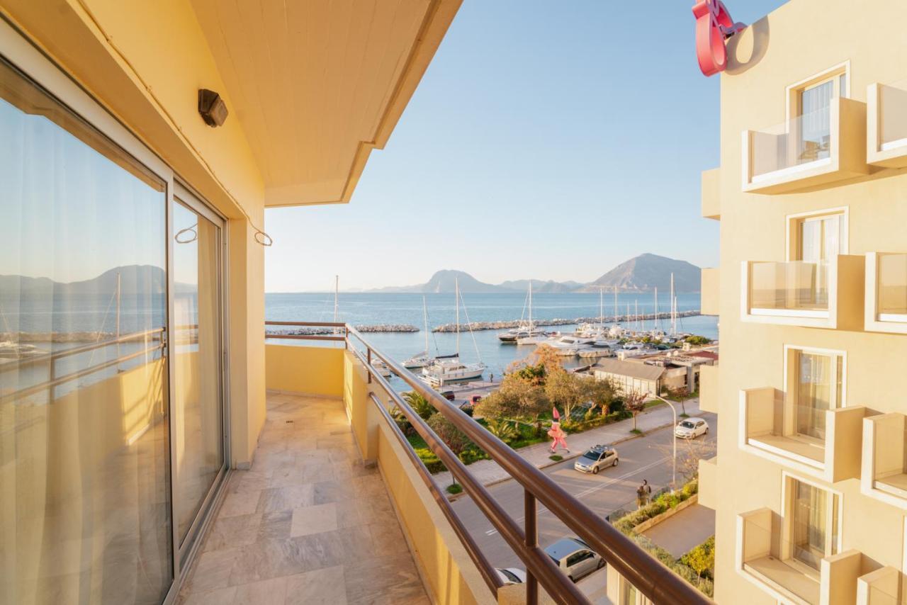 Sea Front Luxury Apartment Patras Exterior foto