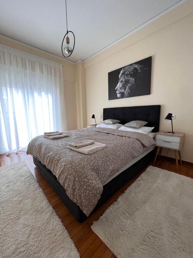 Sea Front Luxury Apartment Patras Exterior foto
